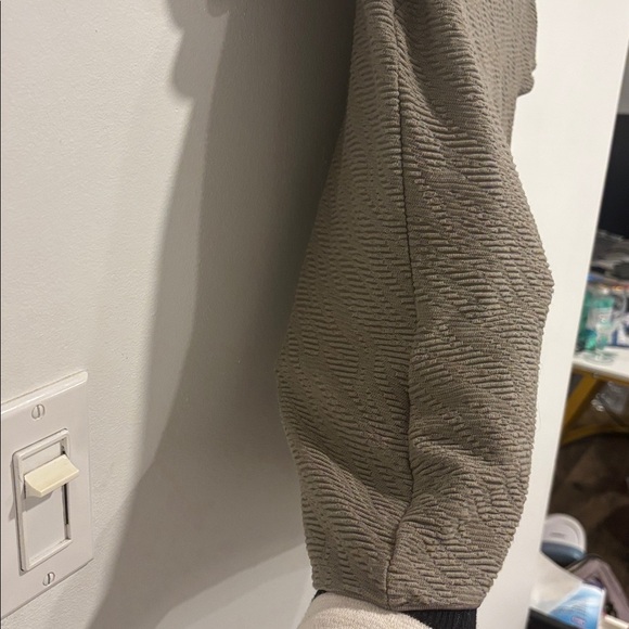 Giorgio Armani Women's Khaki Textured Short Sleeve Top - Picture 8 of 12